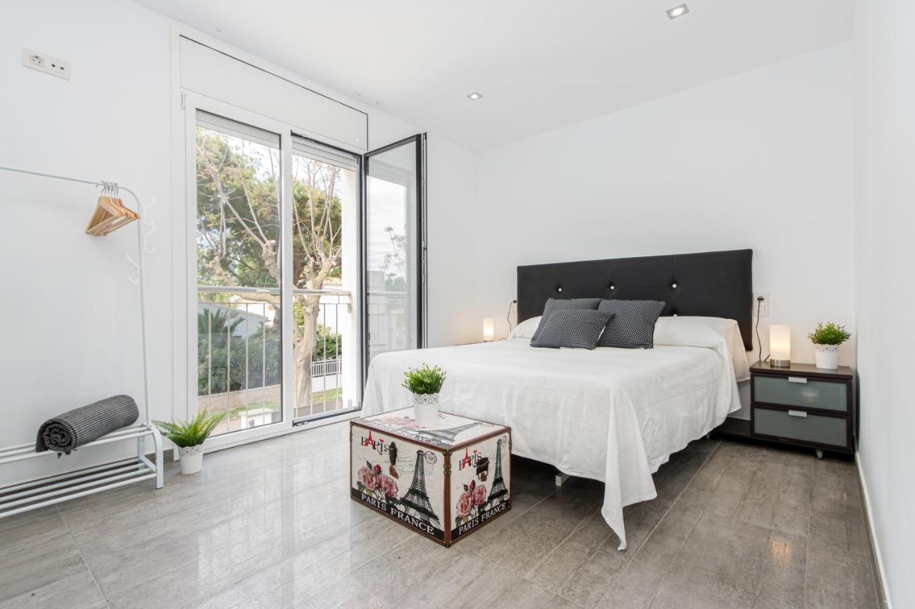 Goldhome - New House With Private Heated Pool, Parking, Wifi, Games Room Empuriabrava Eksteriør billede