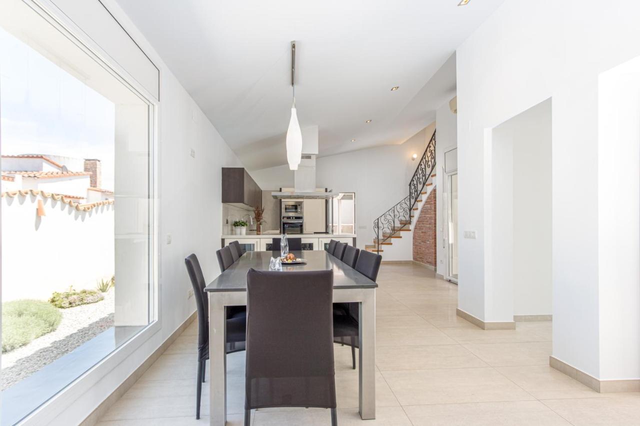 Goldhome - New House With Private Heated Pool, Parking, Wifi, Games Room Empuriabrava Eksteriør billede