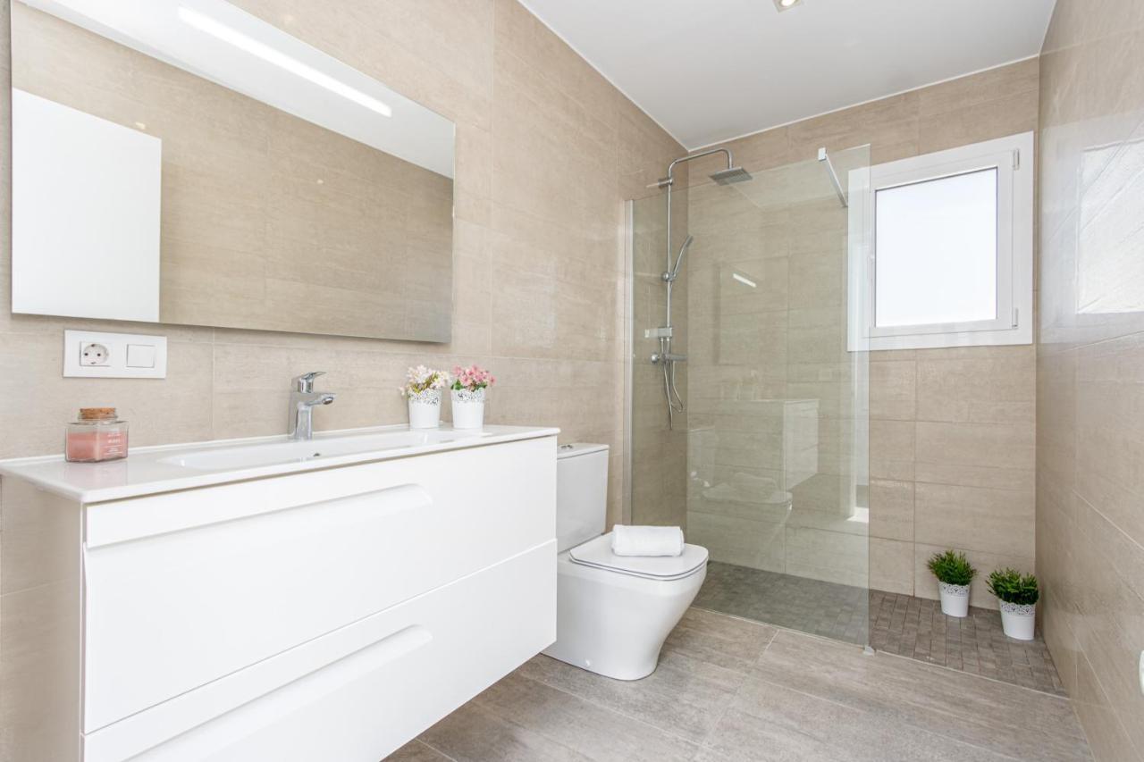 Goldhome - New House With Private Heated Pool, Parking, Wifi, Games Room Empuriabrava Eksteriør billede