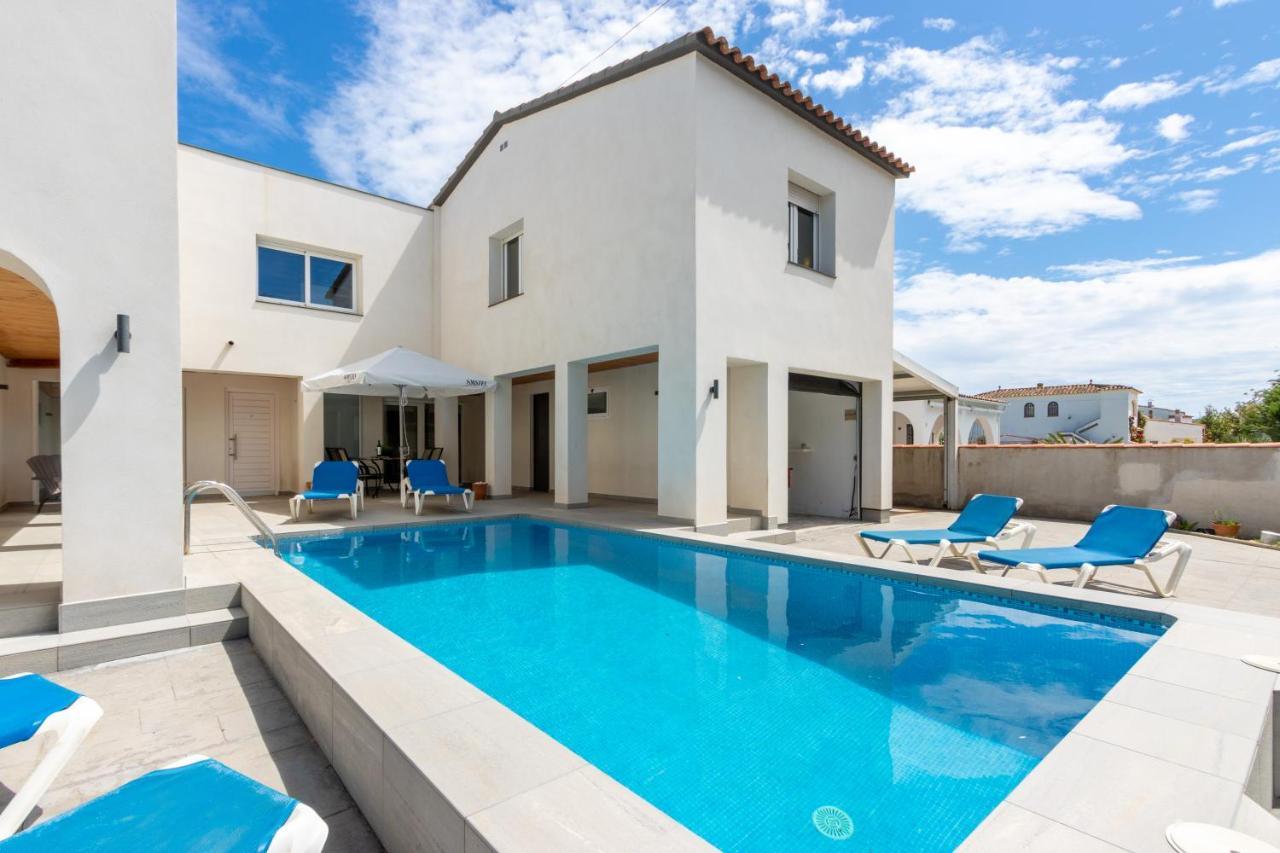 Goldhome - New House With Private Heated Pool, Parking, Wifi, Games Room Empuriabrava Eksteriør billede